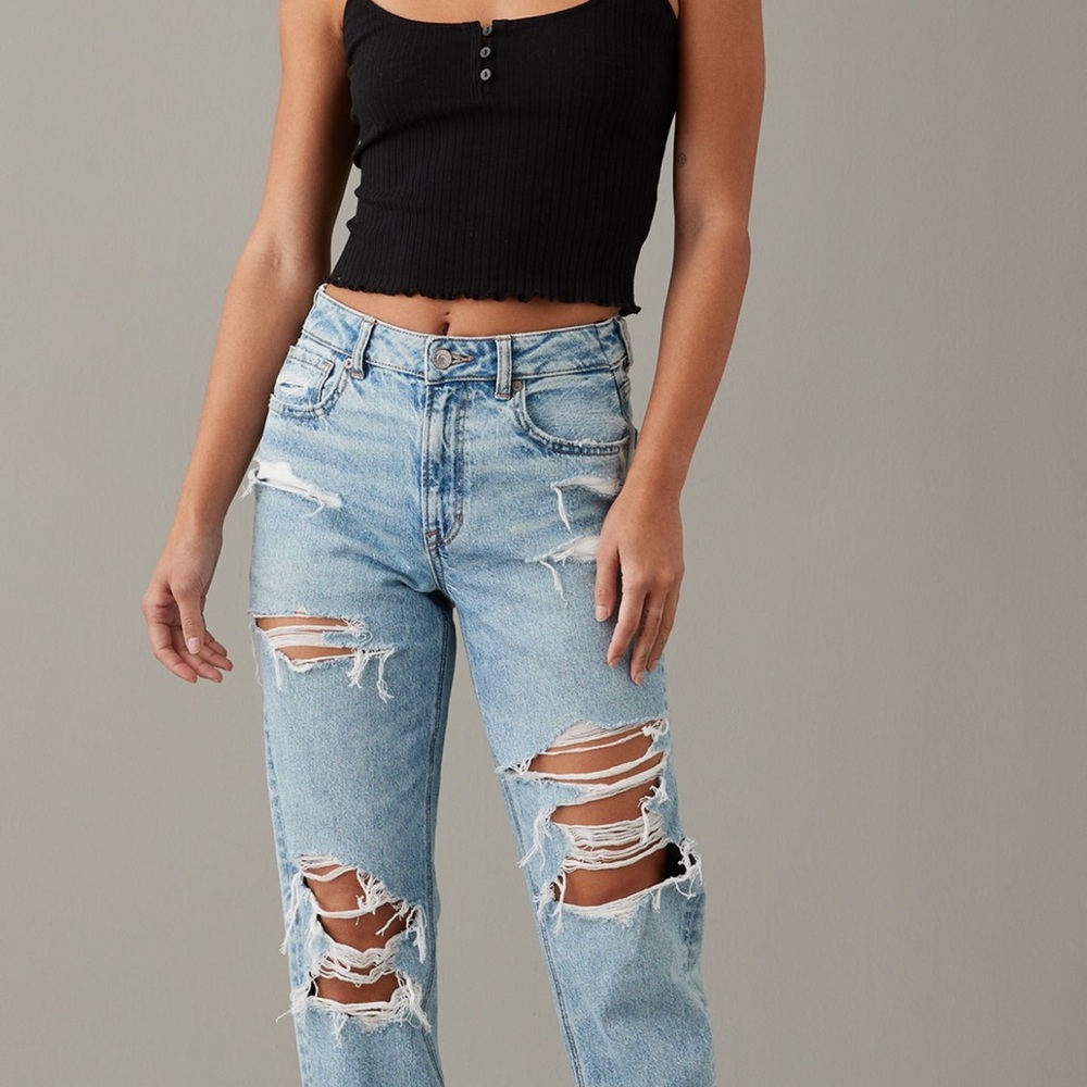 American Eagle Outfitters Light Blue Ripped Boyfriend Jeans